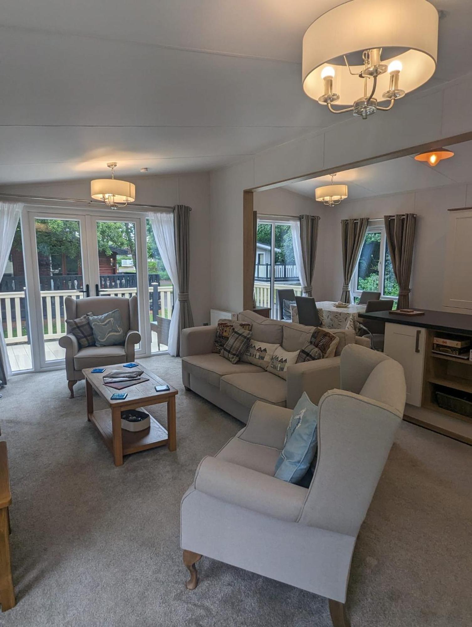 Luxury Stunning Sensation Lodge On 5 Star Shorefield Country Park New Forest Entertainment And Leisure Passes Included Milford on Sea Eksteriør billede