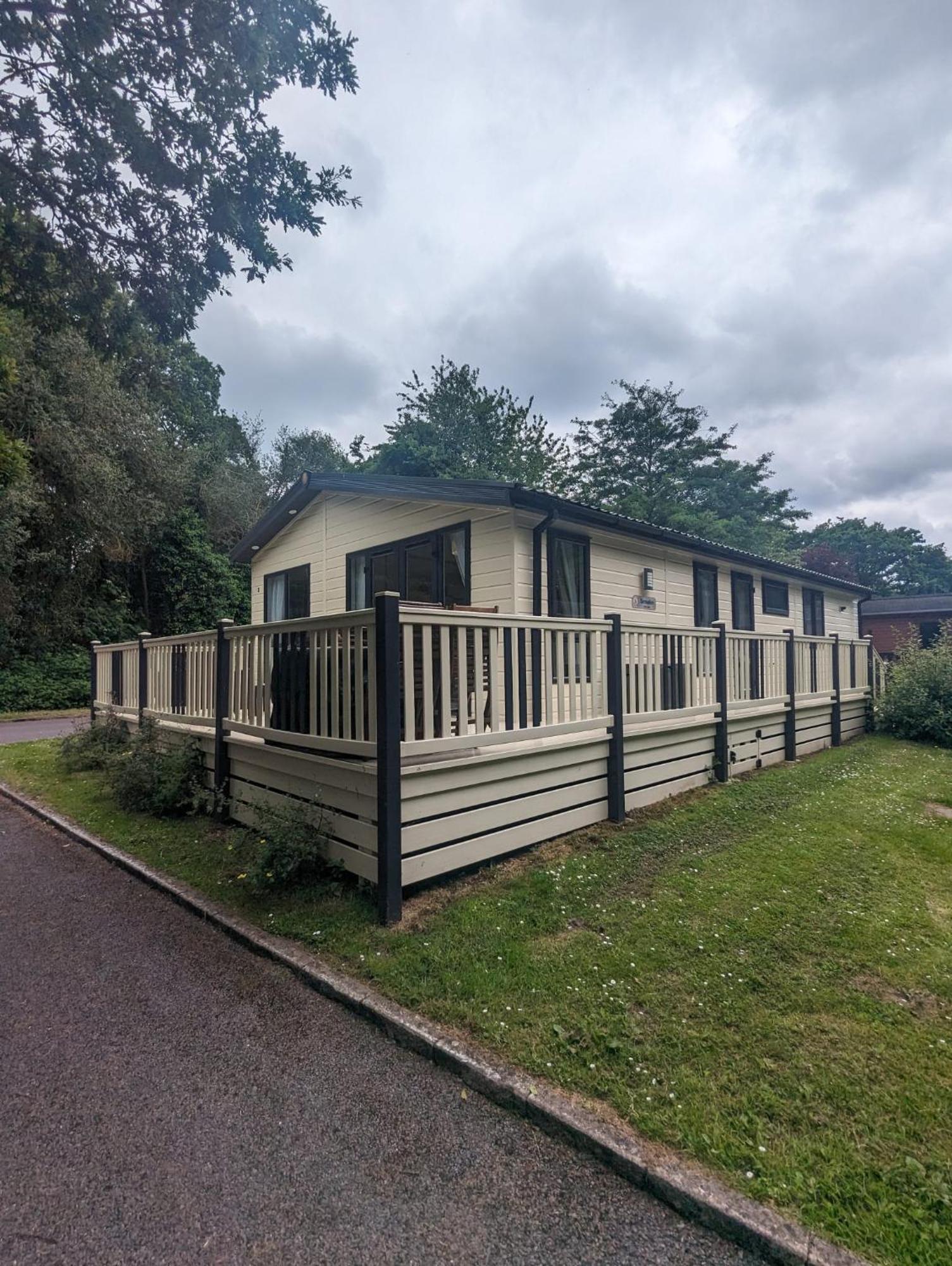 Luxury Stunning Sensation Lodge On 5 Star Shorefield Country Park New Forest Entertainment And Leisure Passes Included Milford on Sea Eksteriør billede